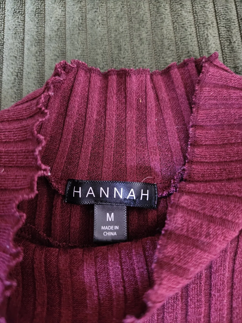 Hannah Off-the-Shoulder Ribbed Sweater in Magenta